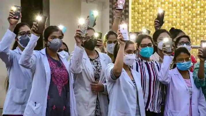 कोरोना महामारी के दौर के क्यो दे दिया 3000 डॉक्टर्स ने इस्तीफा